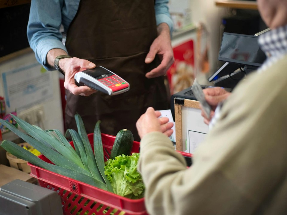 Visa 接入 AI 购物后，商户举证要变了 - 深度阅读配图
